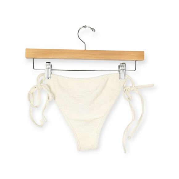 Faithfull The Brand Cream Hazel Seersucker Low-rise Bikini Bottoms Size M - Picture 2 of 7